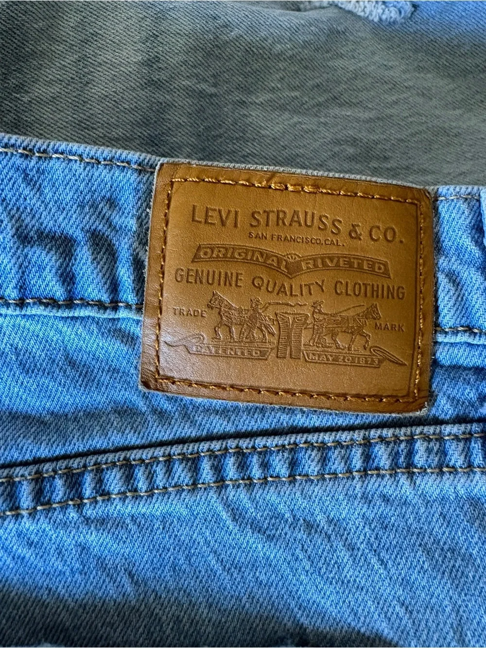 Levi’s Ribcage Bell Wide Leg Jeans Light Wash Distressed 33 - Picture 5 of 7